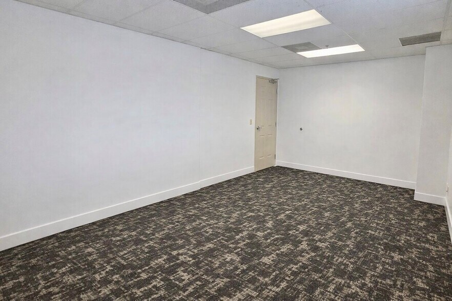 More Photos Of 11820 Miramar Pky, Miramar Medical For Lease