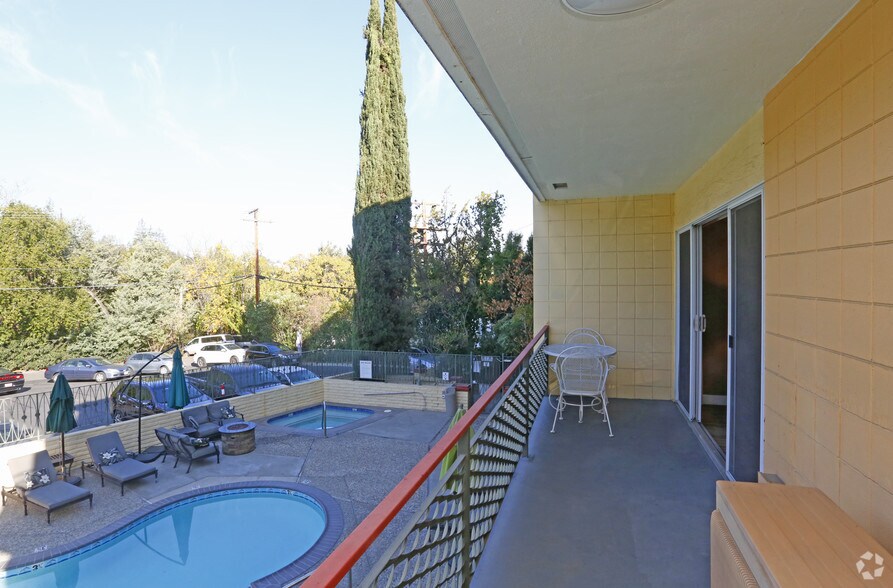 More Photos Of 20 E Main St, Los Gatos Apartments For Lease