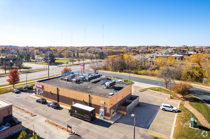 More Photos Of 2075 Cliff Rd, Eagan Freestanding For Lease