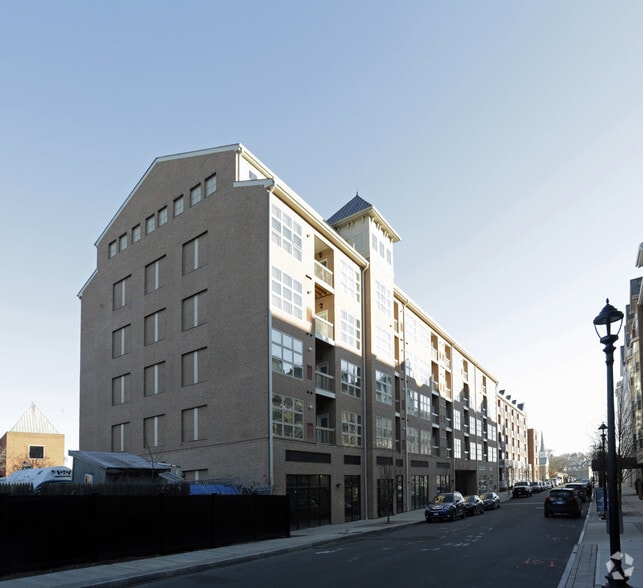 More Photos Of 515 West Ave, Norwalk Unknown For Lease