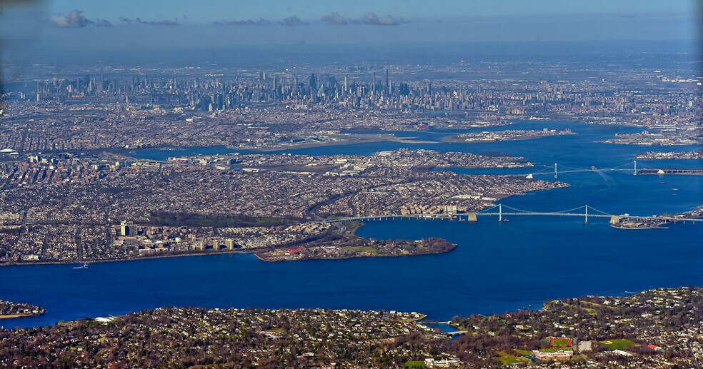 More Photos Of 129-02 Northern Blvd, Corona Warehouse For Sale