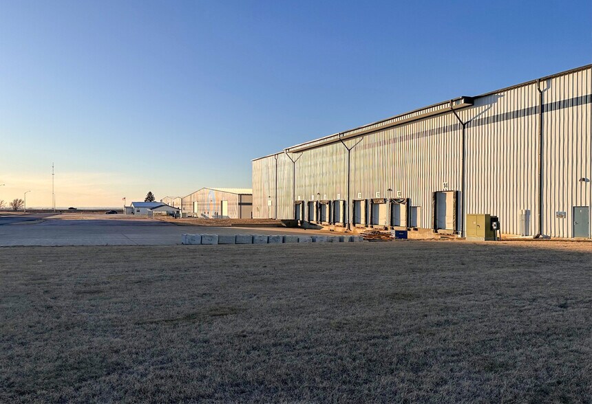 More Photos Of 100 Quality Park Dr, Beresford Manufacturing For Lease