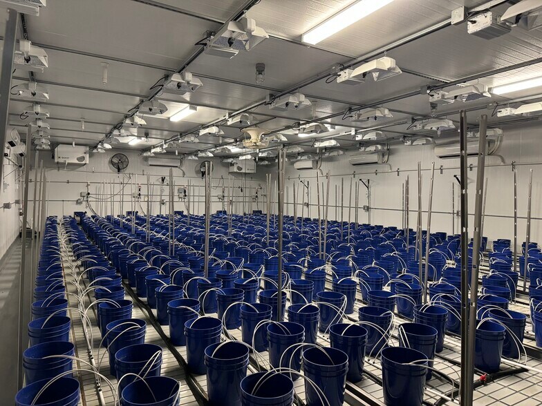 More Photos Of 13042 Bradley Ave, Sylmar Warehouse For Sale