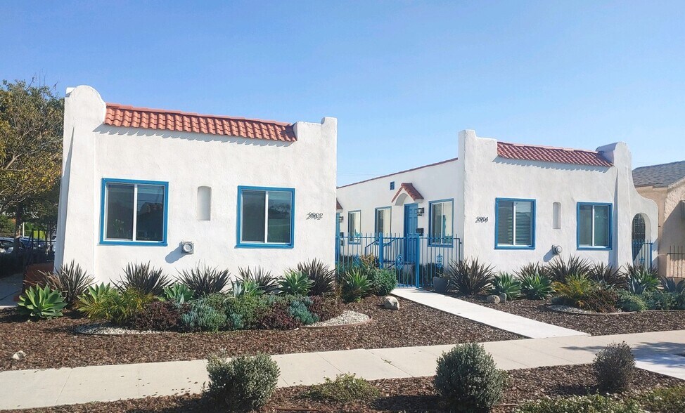 More Photos Of 2902 Hillcrest Dr, Los Angeles Apartments For Sale