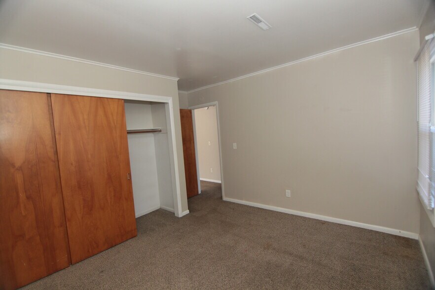 More Photos Of 1524 38th St, Rock Island Office Residential For Sale