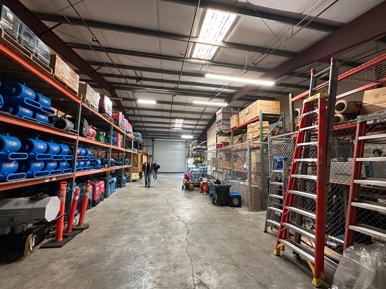 More Photos Of 140 Flocchini Cir, Lincoln Warehouse For Lease