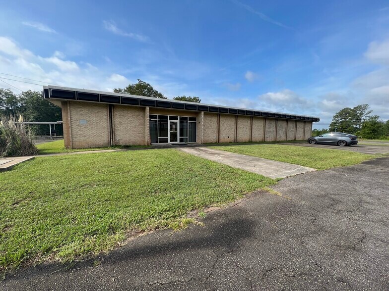 More Photos Of 578 Lawrence Rd, Milledgeville Warehouse For Sale