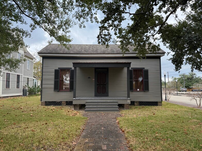 Primary Photo Of 495 Pine St, Beaumont Office For Lease
