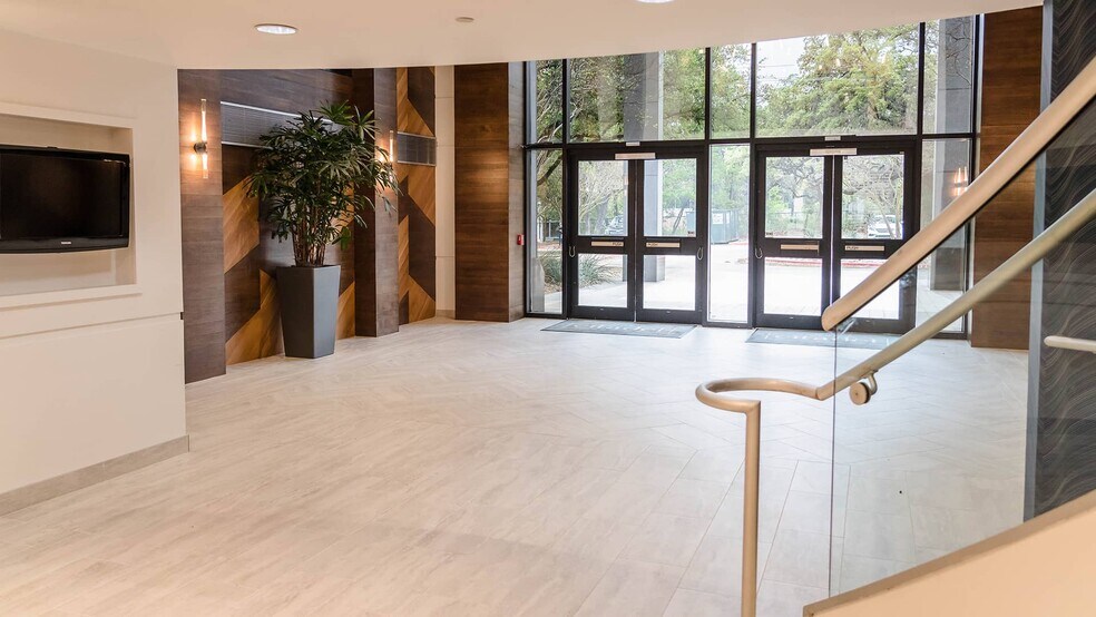 More Photos Of 6805 N Capital of Texas Hwy, Austin Office For Lease