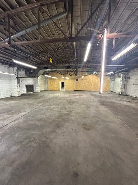 More Photos Of 500 Andrews Rd, Columbus Manufacturing For Lease