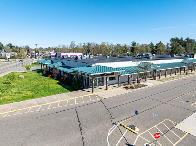 More Photos Of 1525 W Michigan Ave, Battle Creek Storefront For Sale