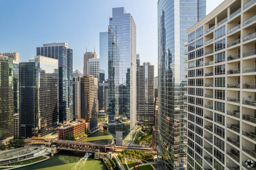 More Photos Of 150 N Riverside Plz, Chicago Office For Lease