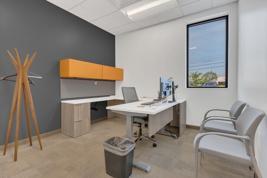 More Photos Of 266 Seaboard Ln, Franklin Medical For Sale