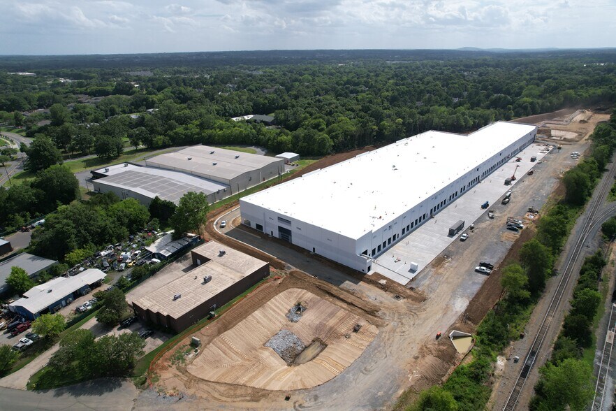 More Photos Of 2241 Graham Park Dr, Charlotte Distribution For Lease