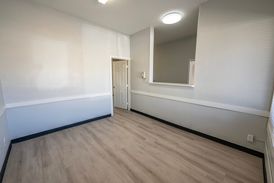 More Photos Of 1200 E Andy Devine Ave, Kingman Office For Sale