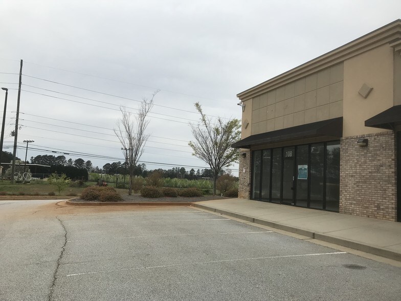 More Photos Of 1820 Noah's Ark Rd, Jonesboro Storefront For Lease