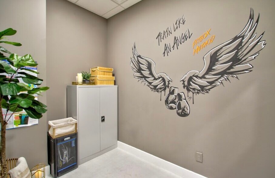 More Photos Of 1111 Brickell Ave, Miami Office For Lease