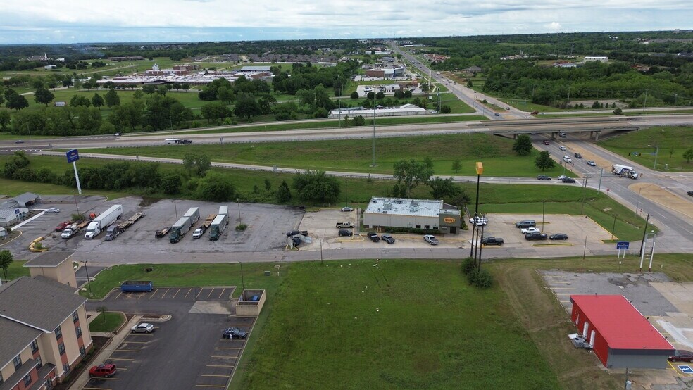 More Photos Of 4903 N Harrison St, Shawnee Restaurant For Sale