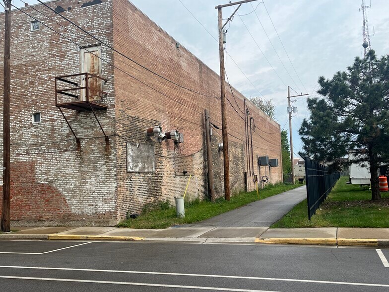 More Photos Of 5417 Oakley Ave, Hammond Warehouse For Sale