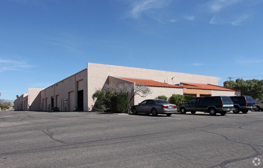 More Photos Of 3200 S Dodge Blvd, Tucson Unknown For Lease