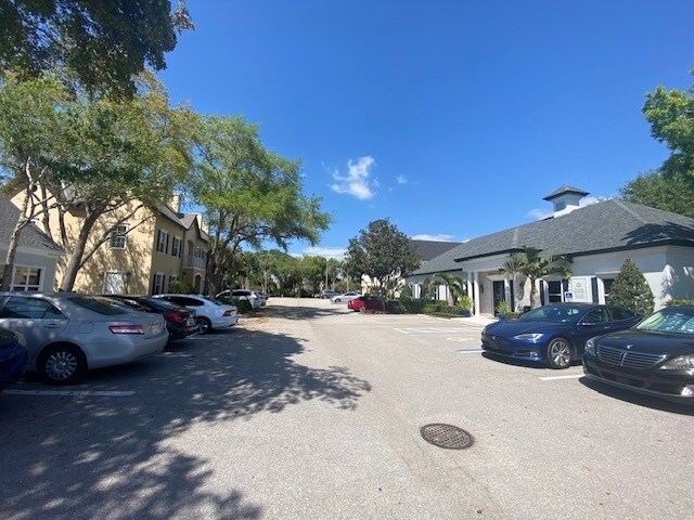 More Photos Of 1148 Goodlette Rd N, Naples Office For Sale