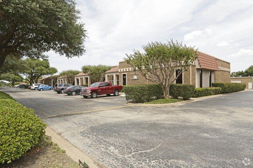 Primary Photo Of 820-876 N Glenville Dr, Richardson Research And Development For Lease