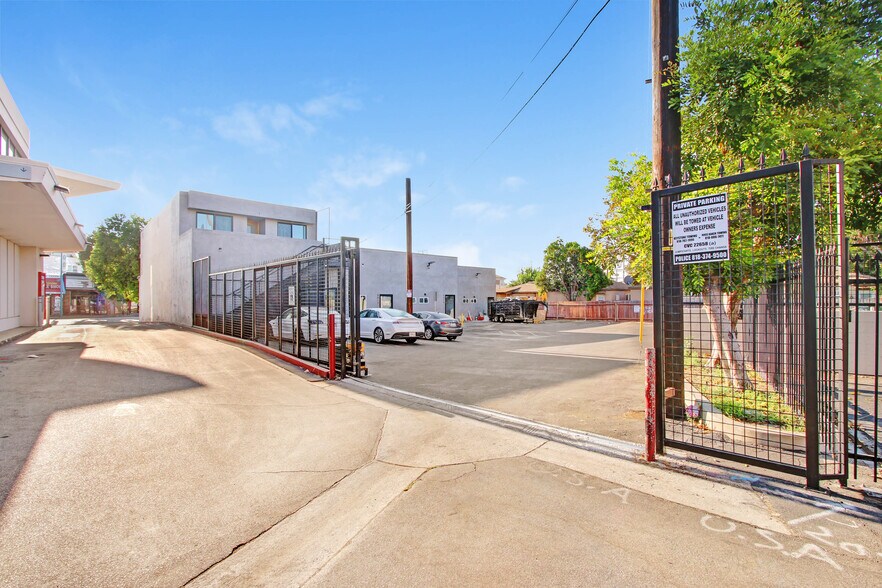 More Photos Of 5011-5019 Lankershim Blvd, North Hollywood Storefront Retail Residential For Lease