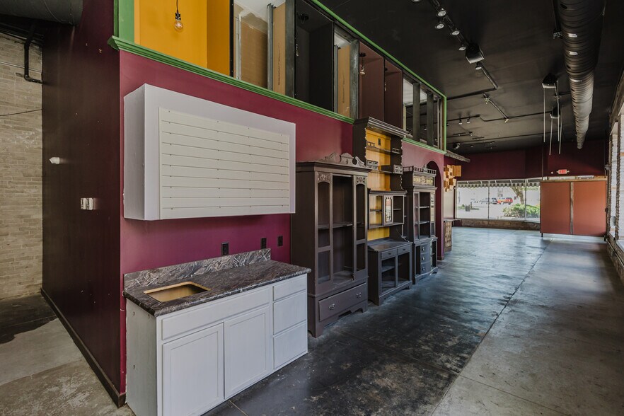 More Photos Of 1001 W Douglas Ave, Wichita Storefront For Sale