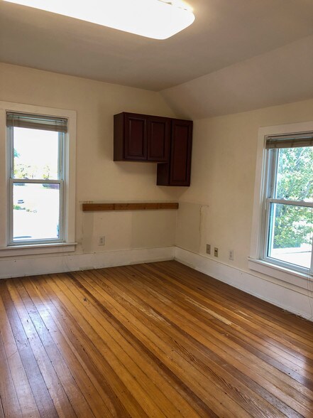 More Photos Of 942 E State St, Geneva Loft Creative Space For Sale