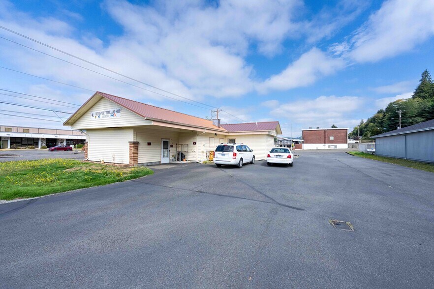 More Photos Of 624 Winchester Ave, Reedsport Office For Sale
