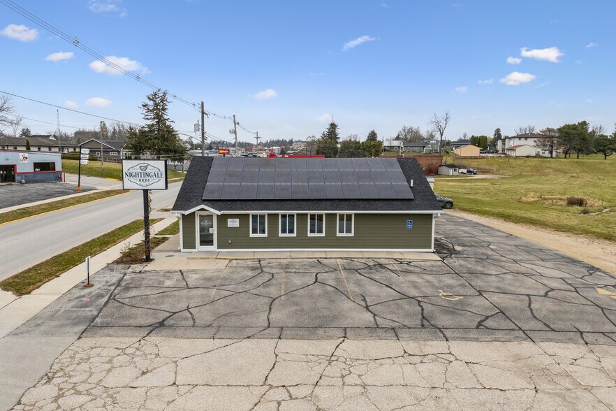 More Photos Of 606 Rossville Rd, Waukon Restaurant For Sale