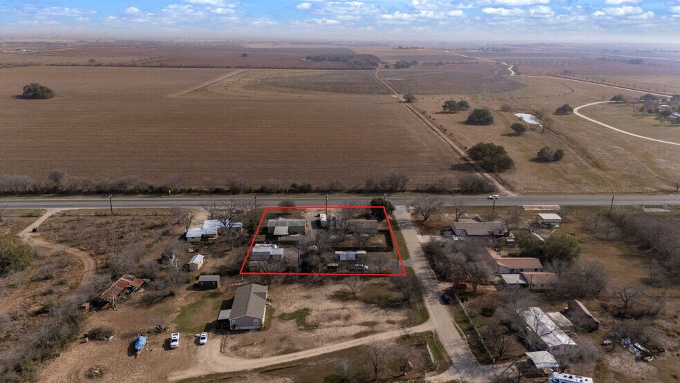 More Photos Of 505 TX-173, Hondo Multifamily For Sale