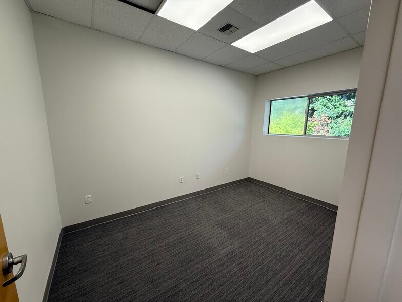 More Photos Of 410 Ida St W, Bremerton Warehouse For Lease