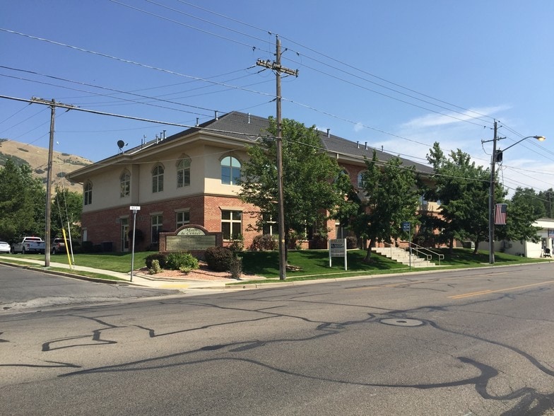More Photos Of 25 S Main St, Centerville Office For Lease