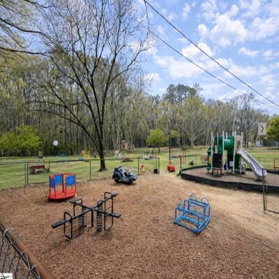 More Photos Of 615 Fairview St, Fountain Inn Office For Sale