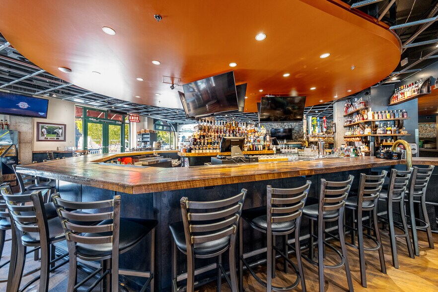 More Photos Of 700 Yampa, Steamboat Springs Restaurant For Sale