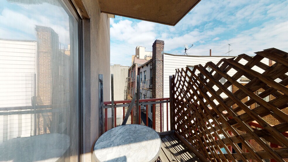 More Photos Of 518 Meeker Ave, Brooklyn Apartments For Sale