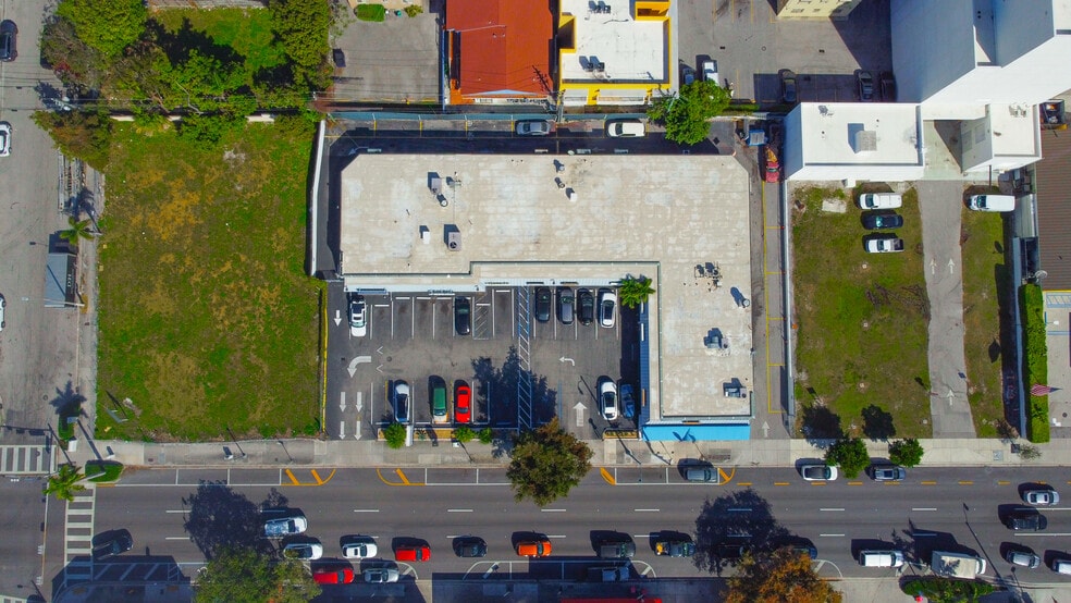 More Photos Of 441-455 SW 8th St, Miami Storefront Retail Office For Sale