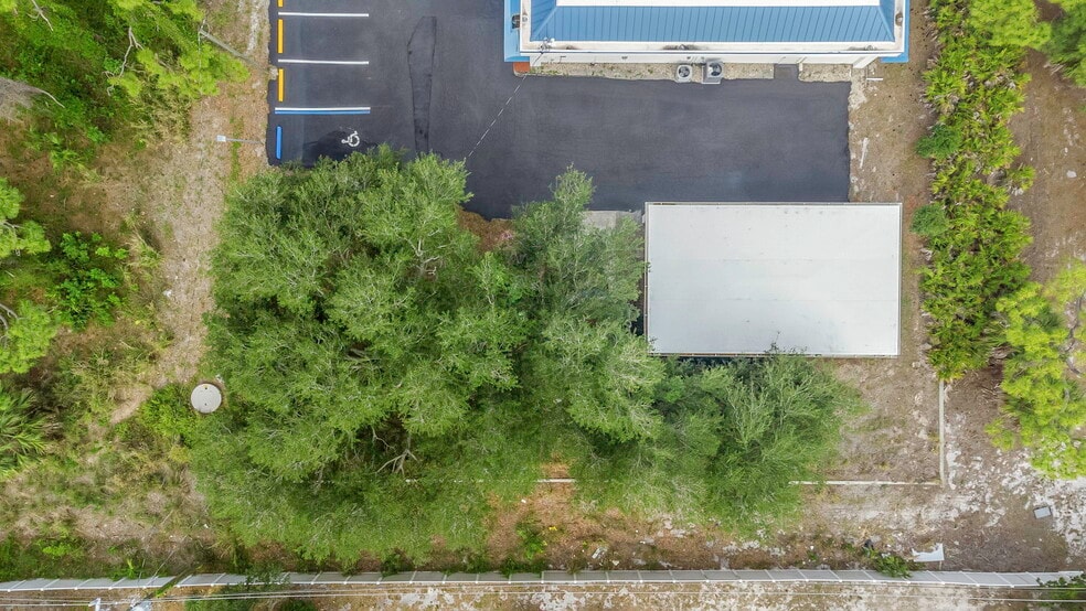 More Photos Of 655 N Indiana Ave, Englewood Medical For Sale