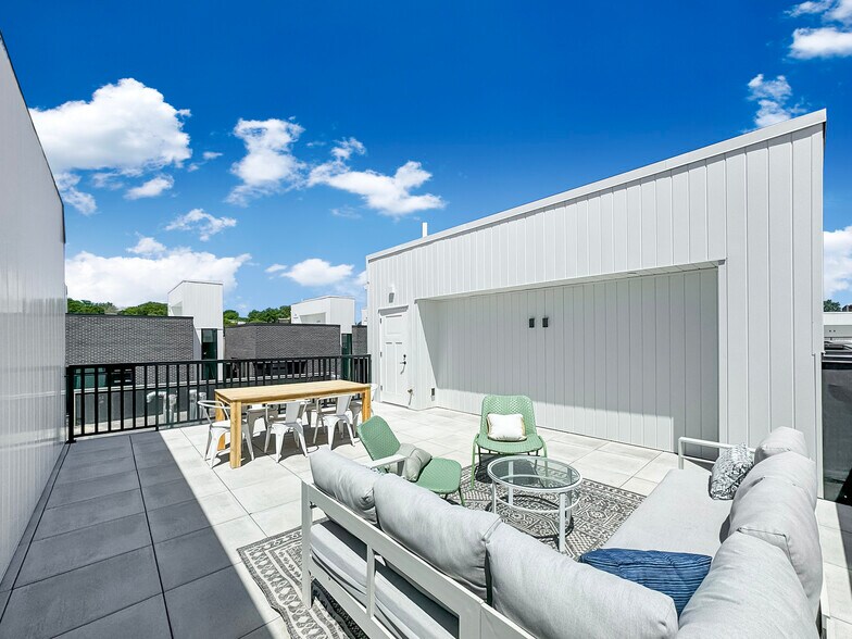 More Photos Of 1200 Keosauqua Way, Des Moines Apartments For Sale