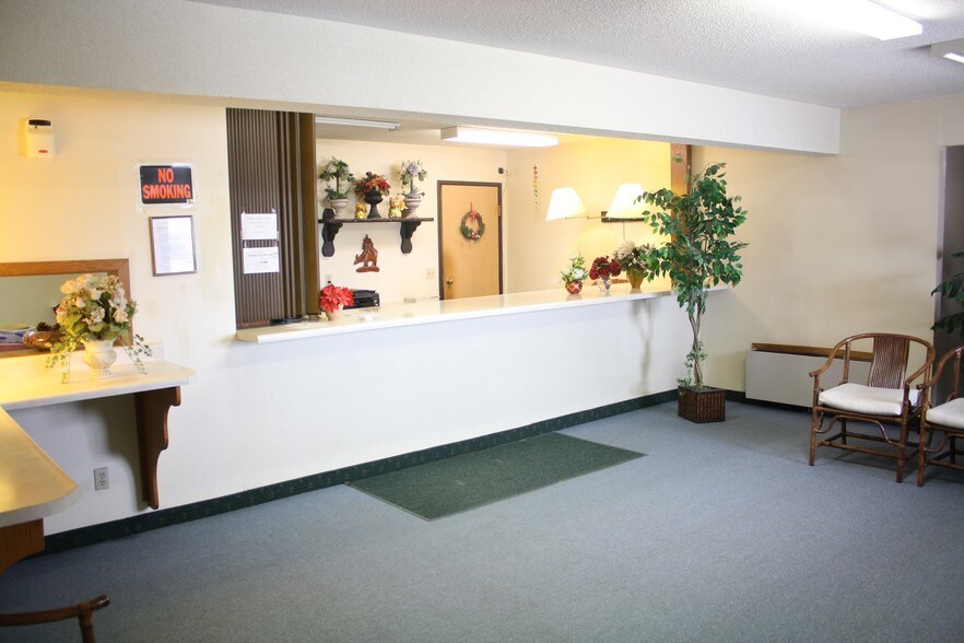 More Photos Of 1109 2nd Ave, Sheldon Hotel For Sale