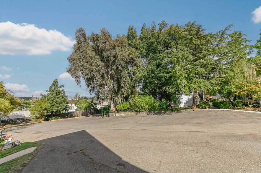 More Photos Of 68 Church Hill Rd, San Andreas Flex For Sale