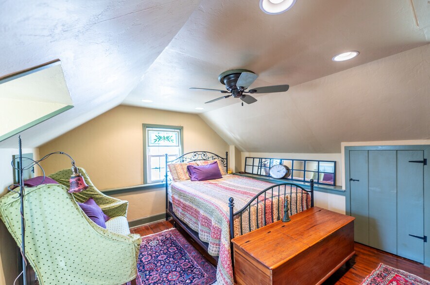More Photos Of 547 Baltimore Pike, Glen Mills Office For Sale