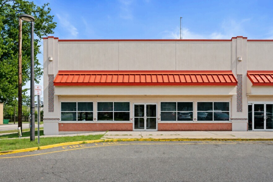 More Photos Of 106 W Landis Ave, Vineland Storefront For Lease