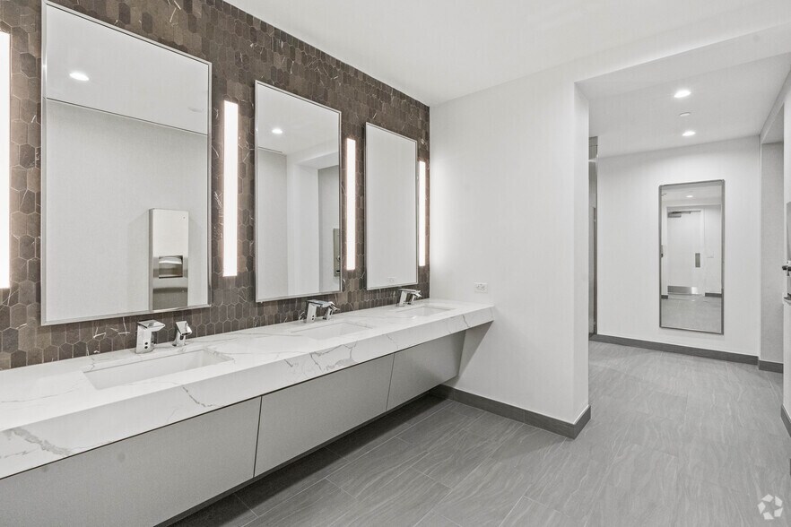 More Photos Of 1331 Pennsylvania Ave NW, Washington Office For Lease