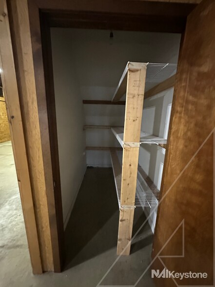 More Photos Of 1114-1124 Commons Blvd, Reading Flex For Sale