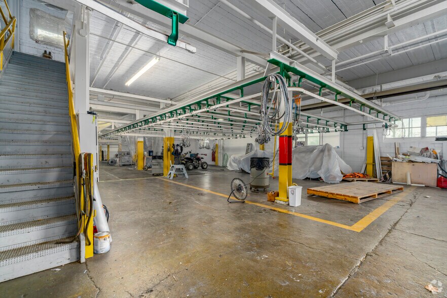 More Photos Of 12357 E Eight Mile Rd, Warren Industrial For Sale