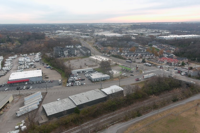 More Photos Of 199 Spence Ln, Nashville Warehouse For Lease