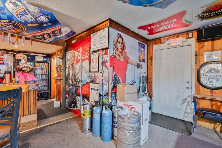 More Photos Of 1107 Pacific Ave N, Kelso Restaurant For Sale