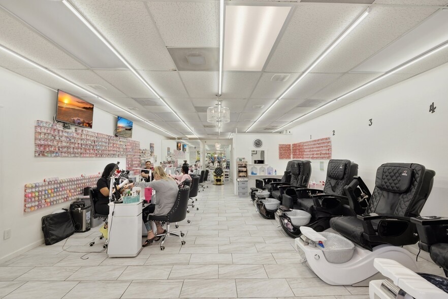 More Photos Of 7991-8031 S Us-1 Hwy, Port Saint Lucie Storefront Retail Office For Lease